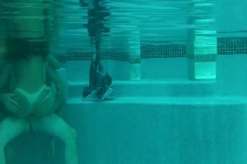 Trekken en batsen onder water