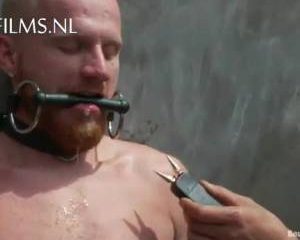 Publiekelijk vernederd tijdens de gay parade